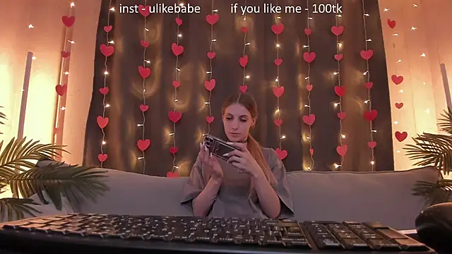 Snapshot of Anna_Fink chatting on 02/14/25, 12:14 Anna Fink online show from 02/14/25, 12:14