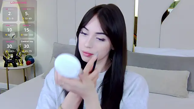 Betty Bridge online show from 11/25/25, 05:40