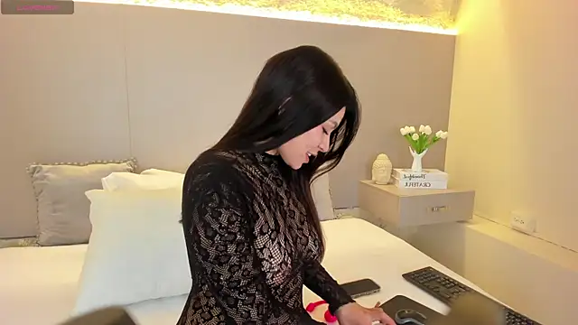 Snapshot of ValeriaGarcia chatting on 02/23/26, 12:13 ValeriaGarcia online show from 02/23/26, 12:13