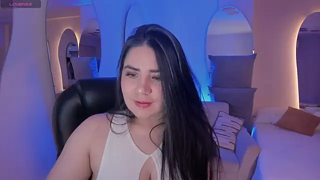 Snapshot of KendraClarkX chatting on 04/15/26, 02:51 KendraClarkX online show from 04/15/26, 02:51