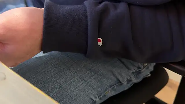 Snapshot of rickyi2023 chatting on 02/06/26, 03:37 rickyi2023 online show from 02/06/26, 03:37