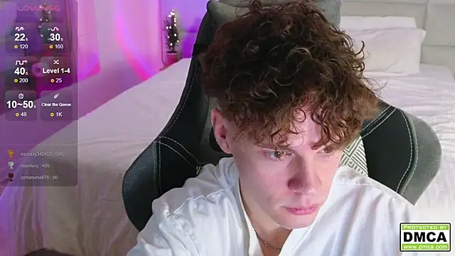 Snapshot of cute_thomas chatting on 12/24/24, 11:33 cute thomas online show from 12/24/24, 11:33
