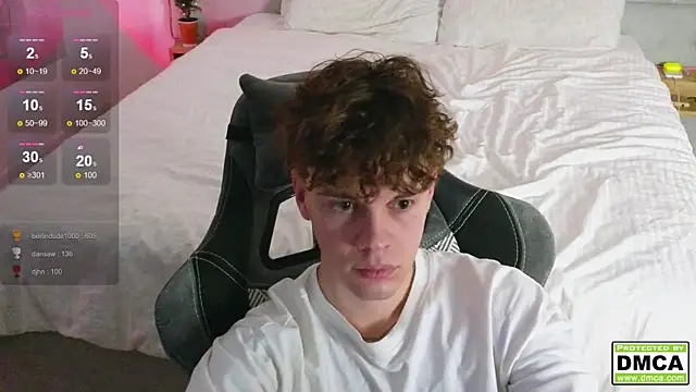 Snapshot of cute_thomas chatting on 12/29/24, 10:45 cute thomas online show from 12/29/24, 10:45