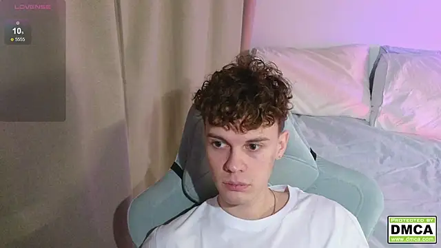 cute thomas online show from 12/17/25, 03:51