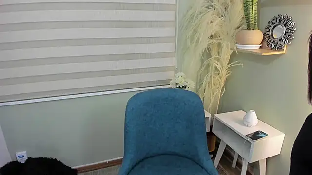 julieta evans  online show from 11/07/25, 11:16