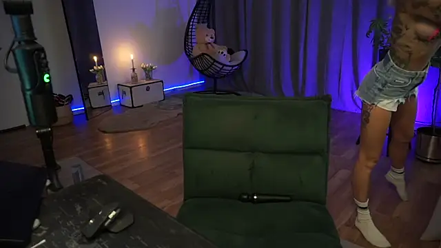 LaraPunkt online show from 09/20/25, 07:20