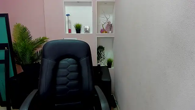 Persephoni online show from 12/19/25, 05:36