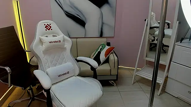 Persephoni online show from 12/22/25, 03:53