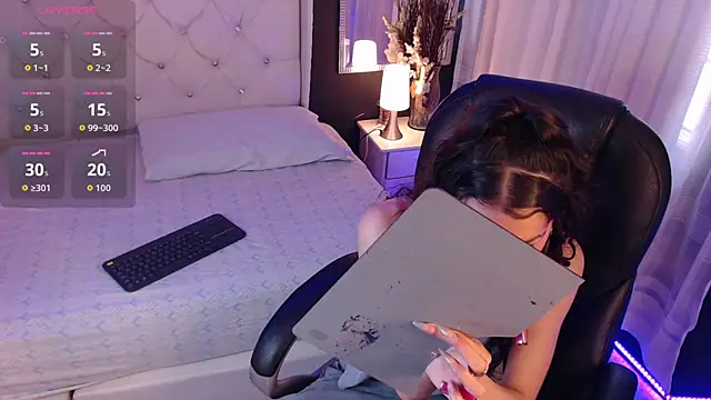 LiaVillalobos online show from 10/20/25, 12:38