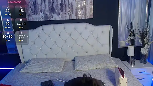 LiaVillalobos online show from 11/08/25, 04:18