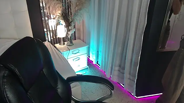 LiaVillalobos online show from 04/04/26, 03:31