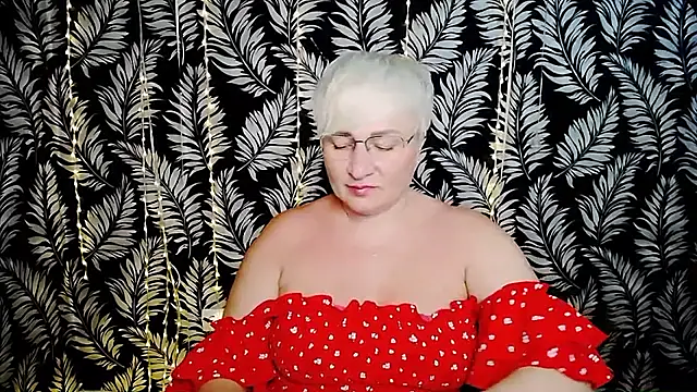 Snapshot of Olivia_playful chatting on 06/12/26, 10:25 Olivia playful online show from 06/12/26, 10:25