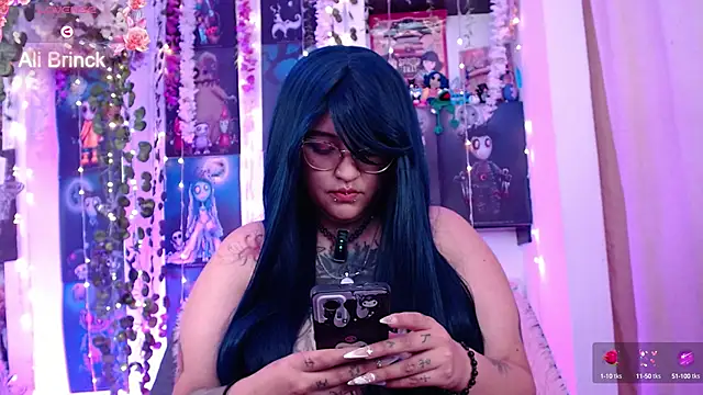 Snapshot of _Ali_Brinck_ chatting on 12/30/24, 09:29 Ali Brinck online show from 12/30/24, 09:29