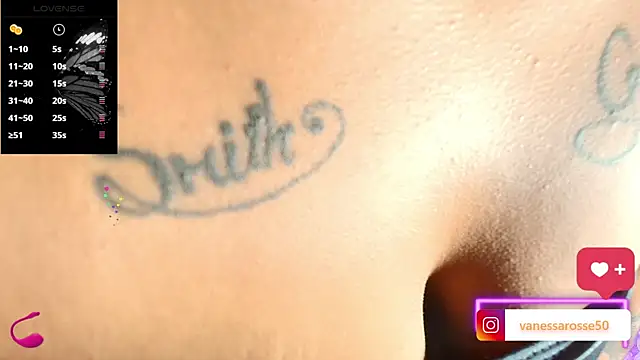 Snapshot of Julieth_Rossi chatting on 09/11/25, 11:49 Julieth Rossi online show from 09/11/25, 11:49