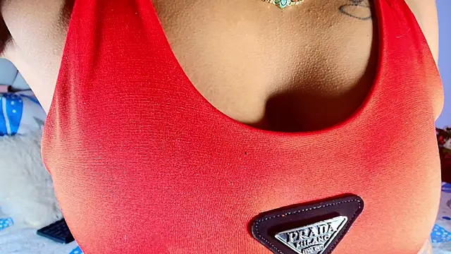 Snapshot of Julieth_Rossi chatting on 09/18/25, 10:01 Julieth Rossi online show from 09/18/25, 10:01