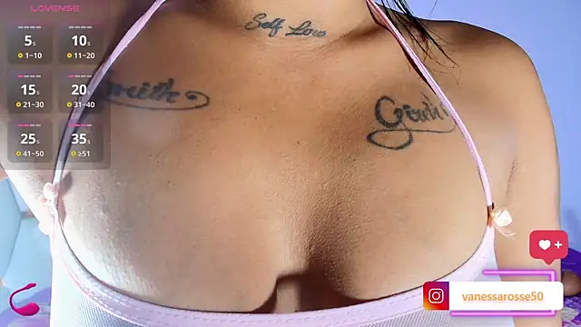 Snapshot of Julieth_Rossi chatting on 10/03/25, 10:51 Julieth Rossi online show from 10/03/25, 10:51