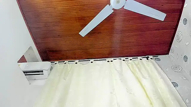luna evaa online show from 01/07/25, 05:42
