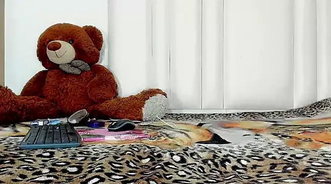 Snapshot of megann_williams chatting on 02/14/25, 06:51 megann williams online show from 02/14/25, 06:51