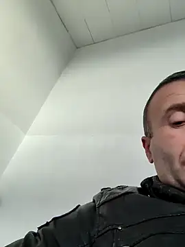 Snapshot of muscularsexy chatting on 12/12/24, 02:00 muscularsexy online show from 12/12/24, 02:00