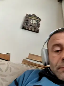 Snapshot of muscularsexy chatting on 11/08/25, 08:03 muscularsexy online show from 11/08/25, 08:03