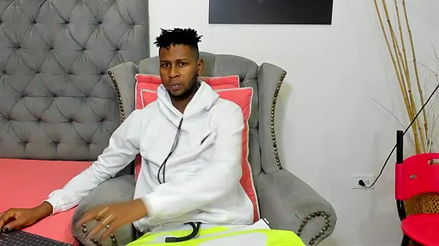 Snapshot of santhi_lee chatting on 01/30/25, 02:38 santhi lee online show from 01/30/25, 02:38