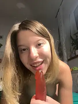 kimczii online show from 10/28/25, 07:23