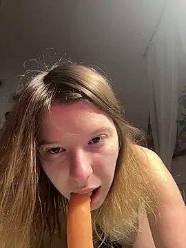 Snapshot of kimczii chatting on 02/06/26, 07:45 kimczii online show from 02/06/26, 07:45