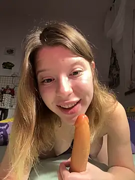 Snapshot of kimczii chatting on 02/20/26, 07:21 kimczii online show from 02/20/26, 07:21