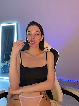 julia fly online show from 03/25/26, 07:36