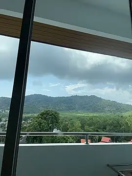 Devon2020 online show from 04/23/26, 07:09