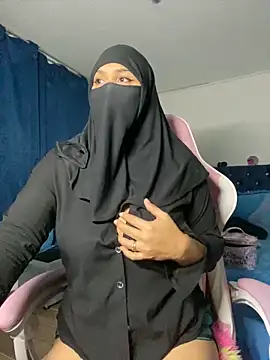 Snapshot of Jameela chatting on 01/11/25, 05:20 Jameela online show from 01/11/25, 05:20