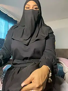 Snapshot of Jameela chatting on 02/04/25, 08:49 Jameela online show from 02/04/25, 08:49