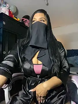 Snapshot of Jameela chatting on 03/03/25, 10:20 Jameela online show from 03/03/25, 10:20