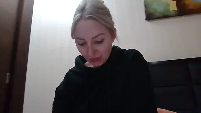 Snapshot of Allys chatting on 01/24/25, 03:45 Allys online show from 01/24/25, 03:45