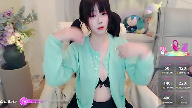 Snapshot of yoyoyo_99 chatting on 09/19/25, 04:36 yoyoyo 99 online show from 09/19/25, 04:36