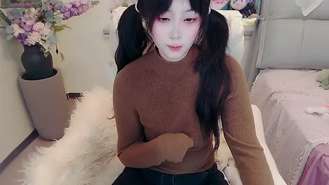 Snapshot of yoyoyo_99 chatting on 10/13/25, 12:16 yoyoyo 99 online show from 10/13/25, 12:16