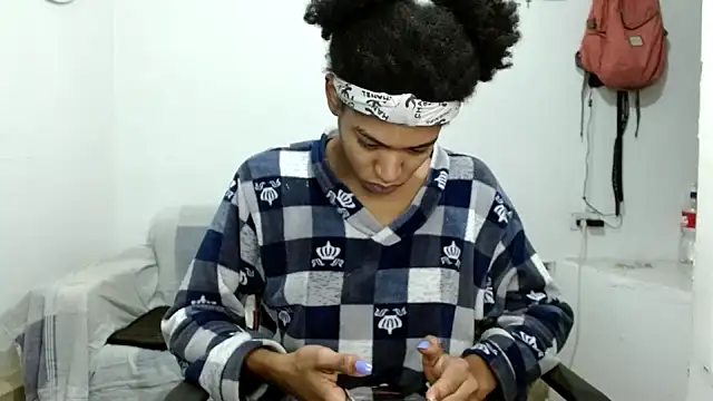 angelamarie1 online show from 10/26/25, 12:05