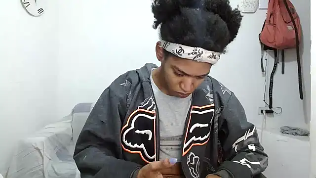 angelamarie1 online show from 11/10/25, 10:36