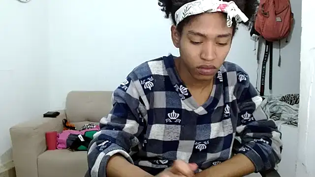 Snapshot of angelamarie1 chatting on 11/19/25, 09:42 angelamarie1 online show from 11/19/25, 09:42