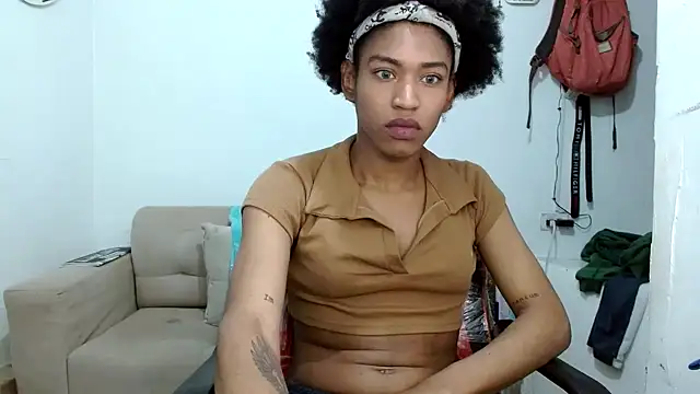 Snapshot of angelamarie1 chatting on 11/30/25, 10:58 angelamarie1 online show from 11/30/25, 10:58