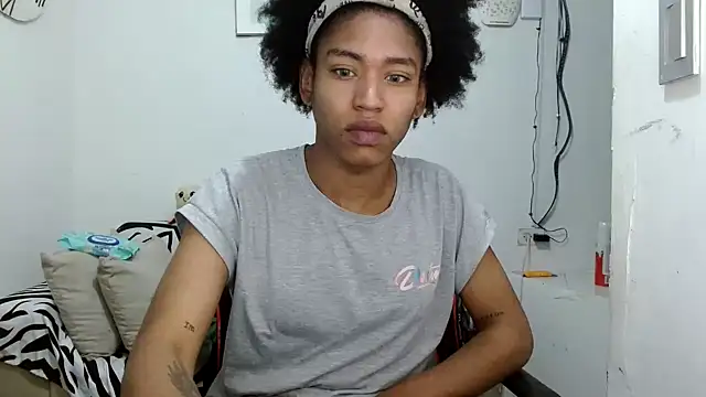 Snapshot of angelamarie1 chatting on 02/02/26, 11:36 angelamarie1 online show from 02/02/26, 11:36