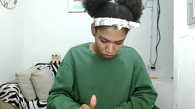 Snapshot of angelamarie1 chatting on 02/06/26, 11:57 angelamarie1 online show from 02/06/26, 11:57