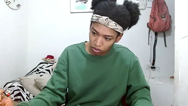 Snapshot of angelamarie1 chatting on 02/14/26, 12:35 angelamarie1 online show from 02/14/26, 12:35