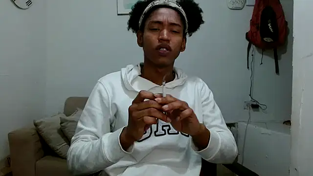 Snapshot of angelamarie1 chatting on 02/18/26, 01:45 angelamarie1 online show from 02/18/26, 01:45