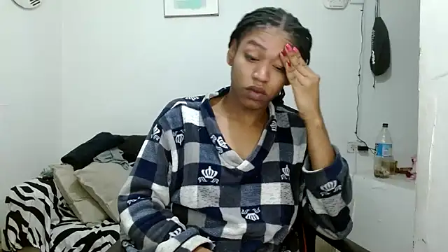 angelamarie1 online show from 04/10/26, 12:10