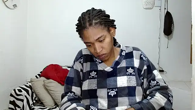 angelamarie1 online show from 04/21/26, 12:00