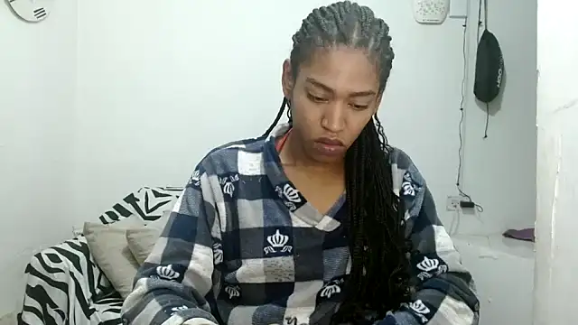 angelamarie1 online show from 04/23/26, 07:20