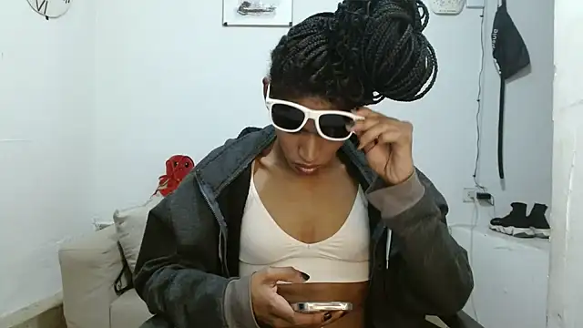 angelamarie1 online show from 07/04/26, 05:02