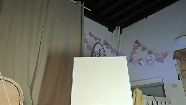 Lola Belgium online show from 03/16/25, 08:11