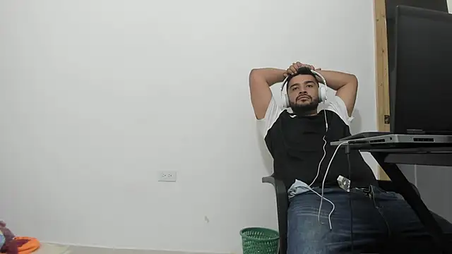 Snapshot of isearchcompany chatting on 12/19/25, 08:54 isearchcompany online show from 12/19/25, 08:54